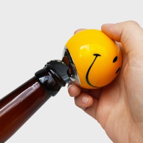 Smiley Bottle Opener � ikonisk flaske�bner fra Suck UK