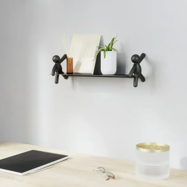 Umbra Buddy Shelf � Sjov og funktionel v�ghylde i moderne design