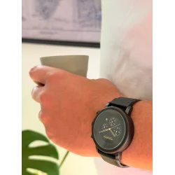 Woodme Noir � Dansk designet tr�ur med dybde og kontrast