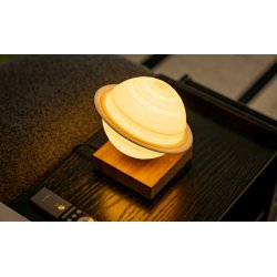 🪐 Smart Saturn Lamp � et hypnotisk lys inspireret af universet