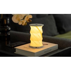 Mini Hexagon Twist Lamp � Elegant LED-design i massivt tr�