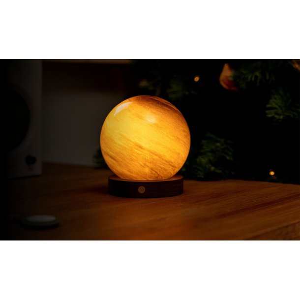 Gingko Design AstraGlass Light � LED bordlampe i h�ndmalet glas