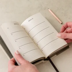 Dagbog - One line a day - Skriv en linje hver dag i fem r - LRRED