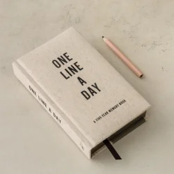 Dagbog - One line a day - Skriv en linje hver dag i fem r - LRRED