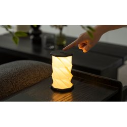 Mini Hexagon Twist Lamp � Elegant LED-design i massivt tr�