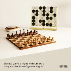 Umbra -  Wobble Chess Set &#150; Skakspil med bevgelse og elegance