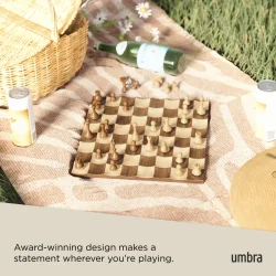 Umbra -  Wobble Chess Set &#150; Skakspil med bevgelse og elegance